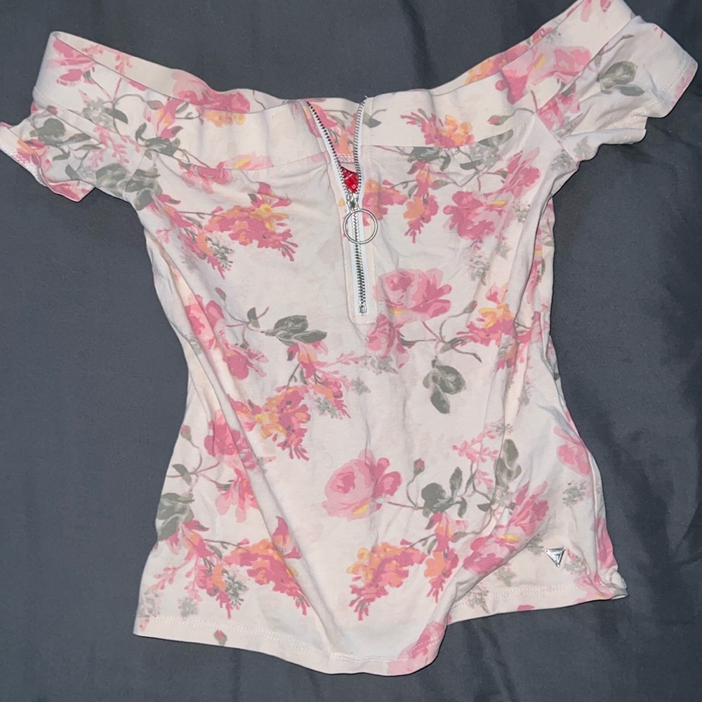 GUESS off shoulder low zipper top SIZE SMALL. Long crop length.